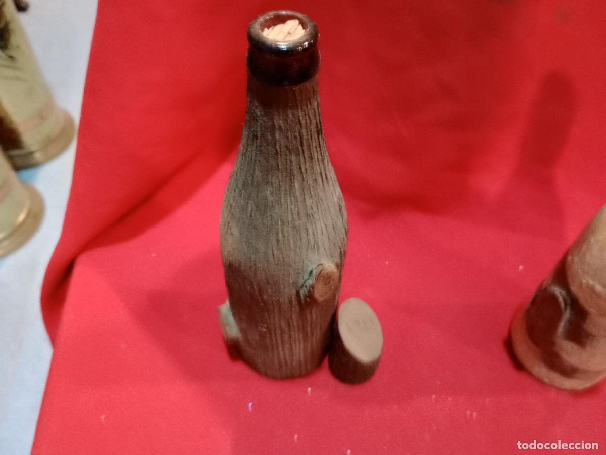 Coleccionismo de vinos y licores: botella forrada de madera - Foto 3