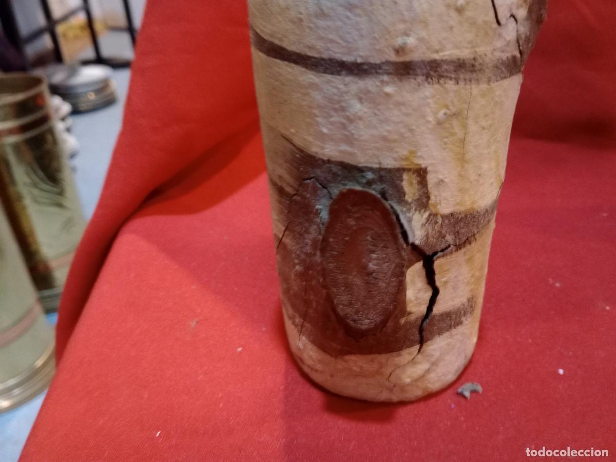 Coleccionismo de vinos y licores: botella forrada de madera - Foto 2