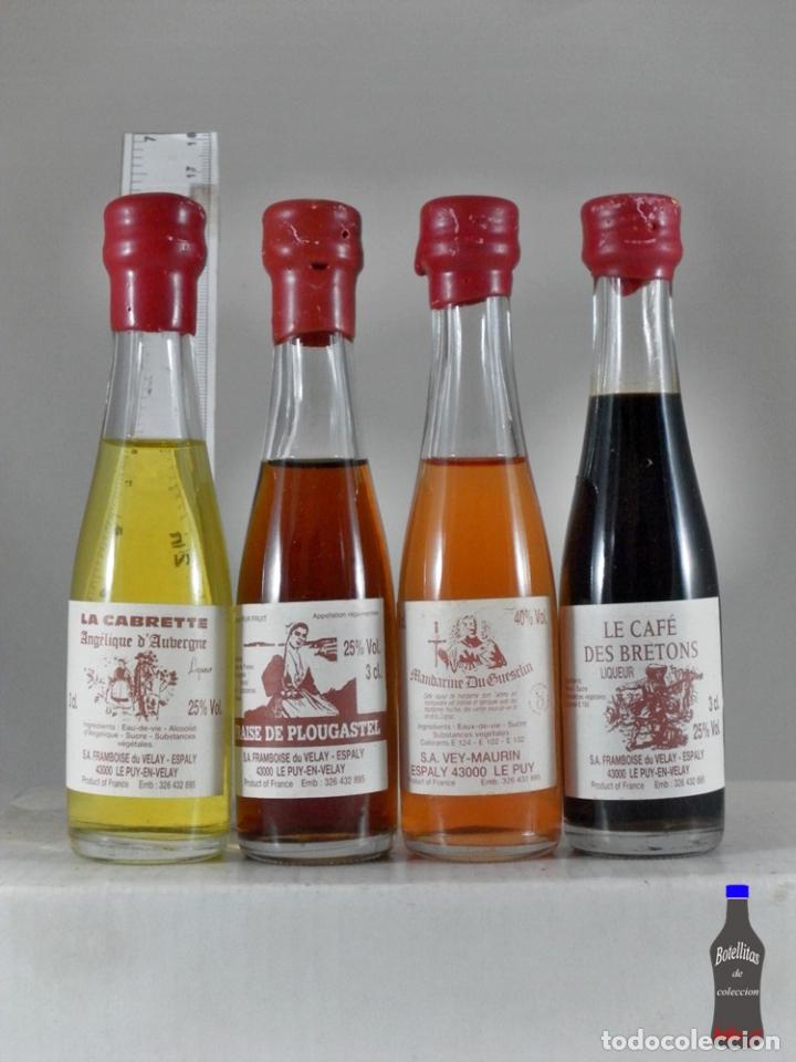 Coleccionismo de vinos y licores: BOTELLITA BOTELLIN LOTE DE 4 LICORES LE PUY EN VELAY FRANCIA