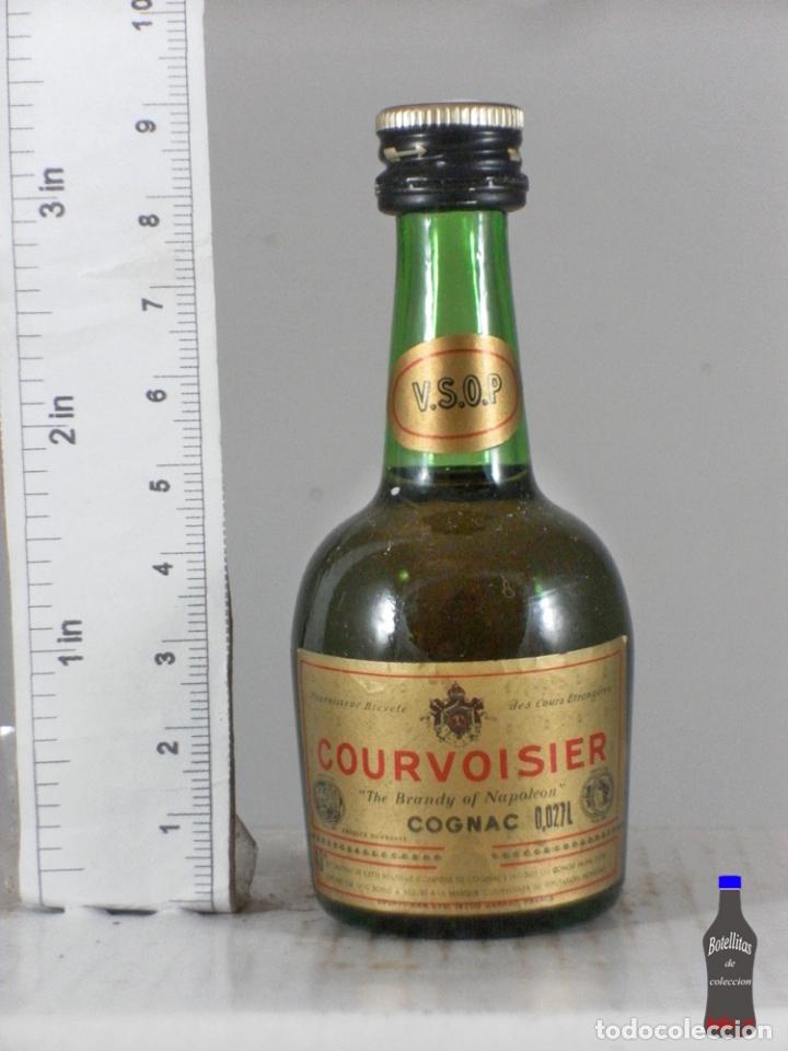Collection of wines and liquors: BOTELLITA BOTELLIN COGNAC COURVOISIER VSOP JARNAC FRANCE