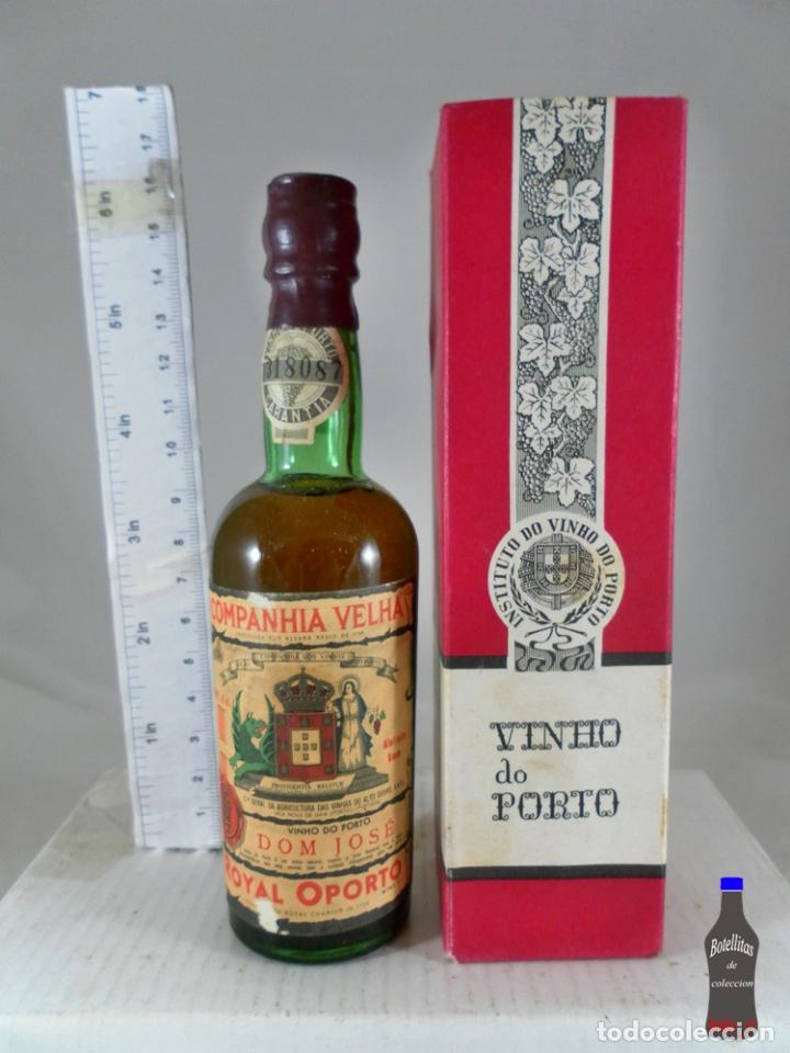 Collection of wines and liquors: BOTELLITA BOTELLIN VINHO DO PORTO DOM JOSE COMPANHIA VELHA + CAJA