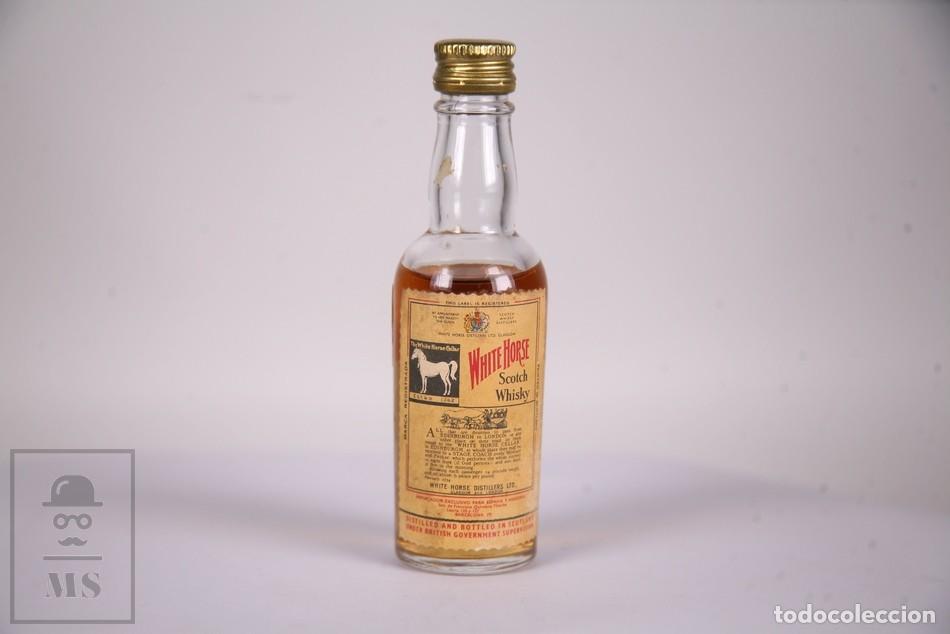 Coleccionismo de vinos y licores: Botell&iacute;n Casi Lleno - Whisky White Horse - Scotch Whisky - Escocia/ Scotland - Altura 12 cm
