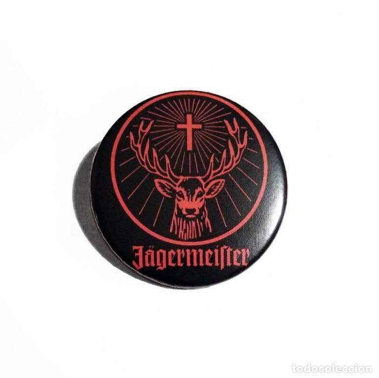 Coleccionismo de vinos y licores: J&Auml;GERMEISTER - LOGO IM&Aacute;N NEVERA 59MM