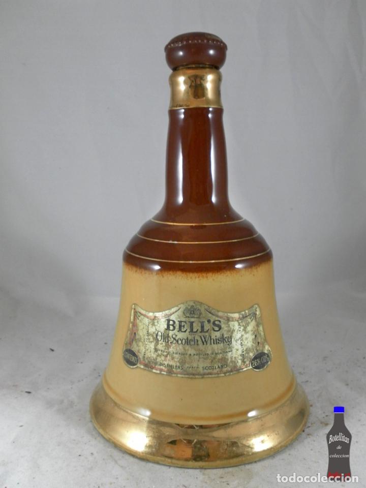 Colecionismo de vinhos e licores: BOTELLA CANECO BELL&acute;S OLD SCOTCH WHISKY SCOTLAND 26 1/2 OZS