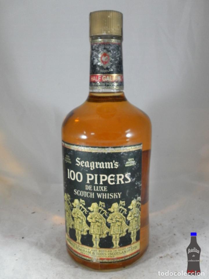 Sammlung von Weinen und Lik&ouml;ren: BOTELLA BOTELLON SEAGRAM&acute;S 100 PIPERS DE LUXE SCOTCH WHISKY SCOTLAND HALF GALLON