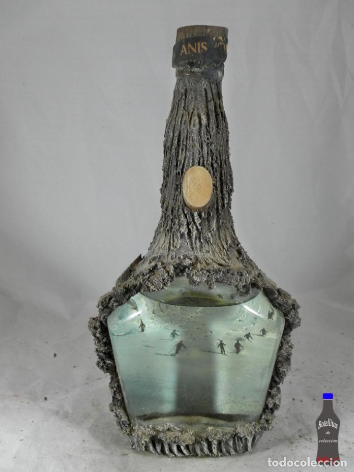 Sammlung von Weinen und Lik&ouml;ren: BOTELLA ANIS DE LES VALLS ANDORRA IMAGEN ESQUIADORES