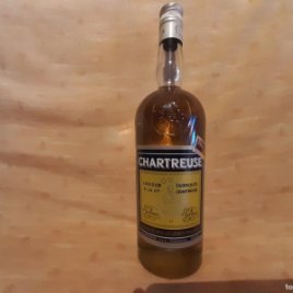 Botella licor Chartreuse amarillo 43º