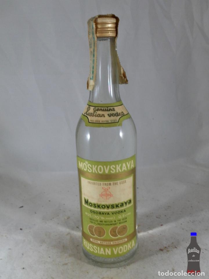 Sammlung von Weinen und Lik&ouml;ren: BOTELLA VODKA MOSKOVSKAYA RUSSIAN VODKA MOSCOW 0.5 L