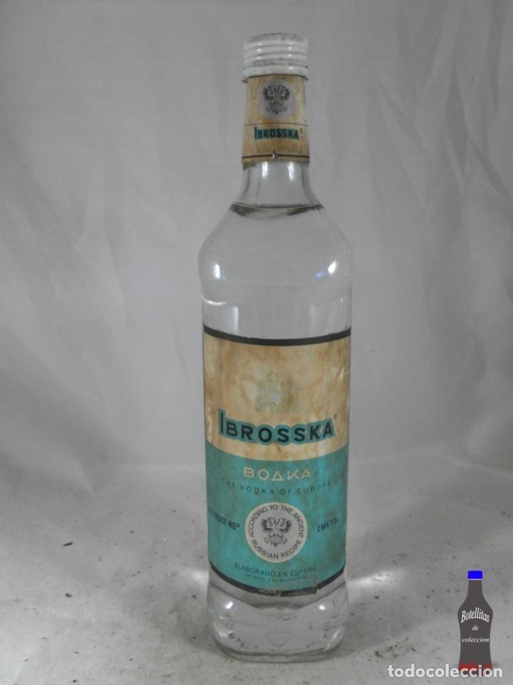 Collection of wines and liquors: BOTELLA VODKA IBROSSKA ANTICH S.A. BARCELONA