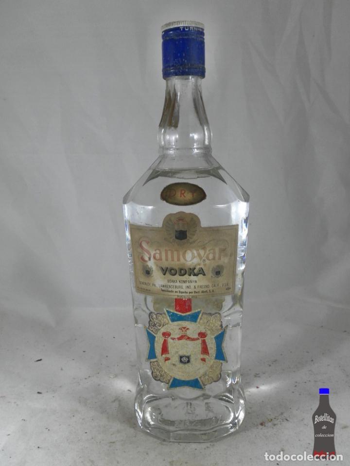 Sammlung von Weinen und Lik&ouml;ren: BOTELLA VODKA DRY SAMOVAR SCHENLEY USA DESTILERIAS ABRIL ESPA&Ntilde;A