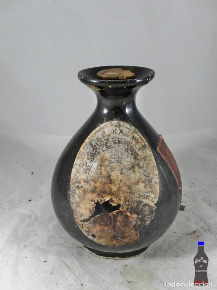 Sammlung von Weinen und Lik&ouml;ren: BOTELLA PORCELANA VASIJA SAKE ANTIGUA