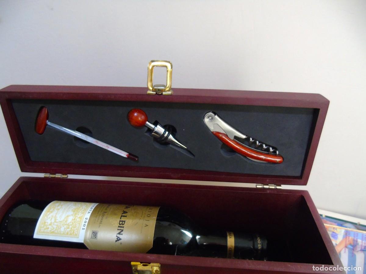 Coleccionismo de vinos y licores: ESTUCHE CAJA DE MADERA CON BOTELLA DE VINO VILLA ALBINA RESERVA 2001 Y ACCESORIOS