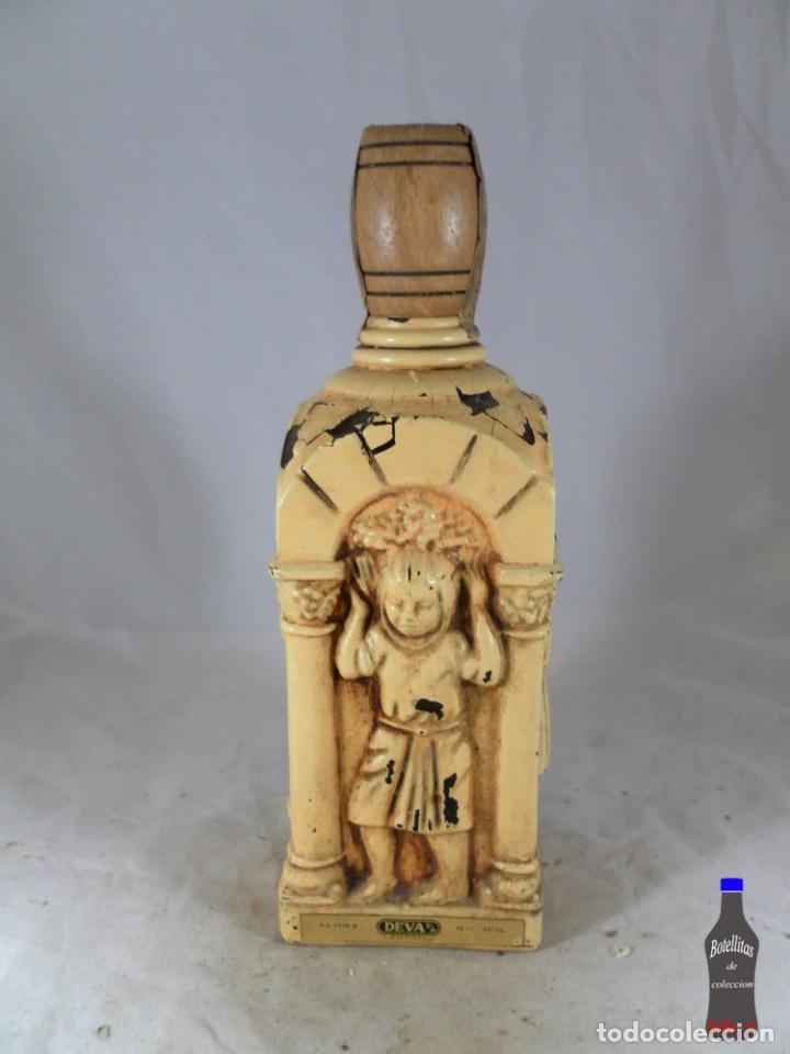 Collection of wines and liquors: BOTELLA GRAN LICOR NISIDA DESTILERIAS VALLESANA BARCELONA