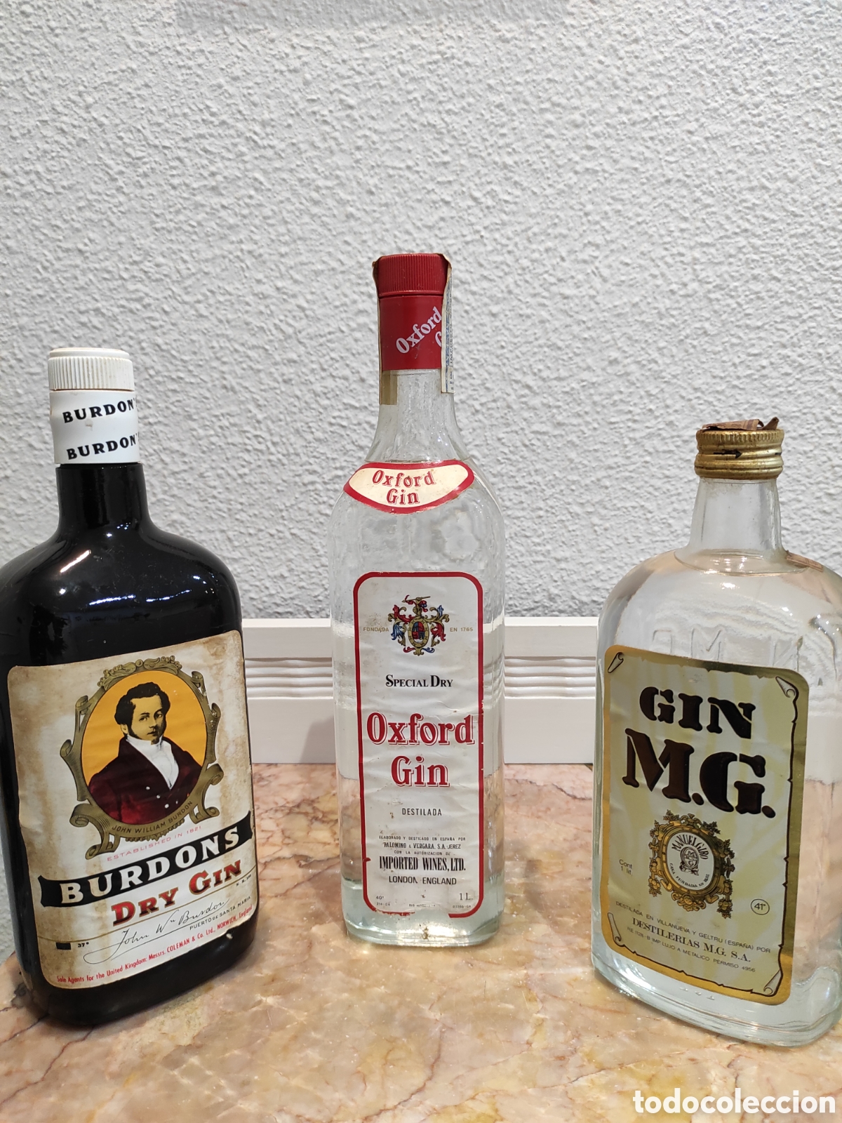 Coleccionismo de vinos y licores: Lote de 3 antiguas botellas de Ginebra