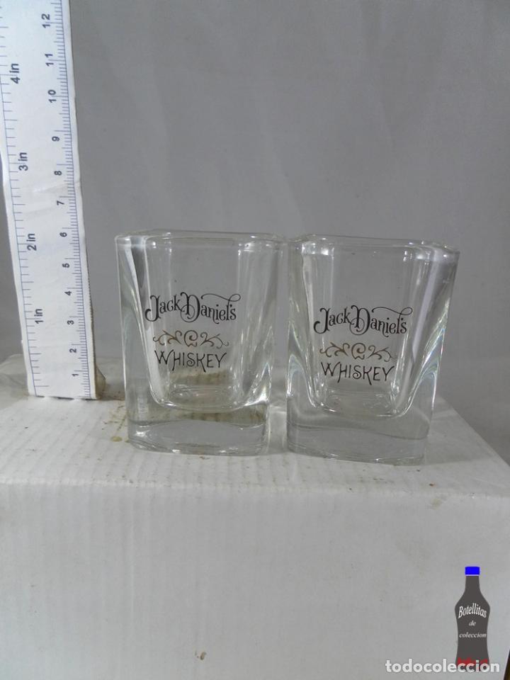 Collection of wines and liquors: LOTE 2 VASOS CHUPITO WHISKEY JACK DANIELS