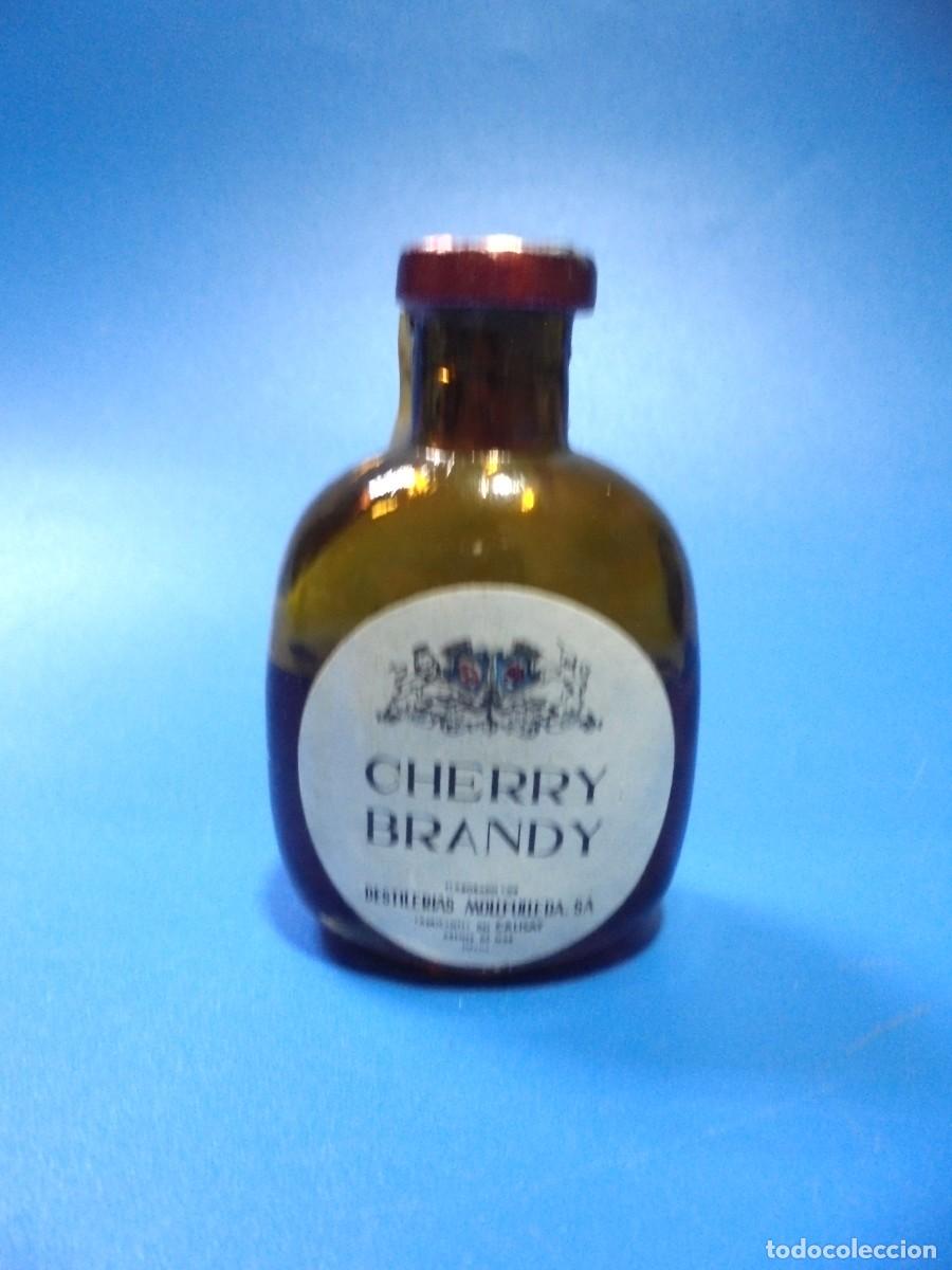 Collectionnisme de vins et liqueurs: BOTELLIN BRANDY CHERRY. DESTILERIAS MOLLFULLEDA. VER FOTOS.