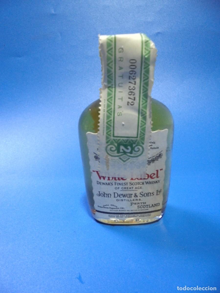 Collectionnisme de vins et liqueurs: BOTELLIN DE WHISKY WHITE LABEL. JHON DEWAR & SONS. VER FOTOS.