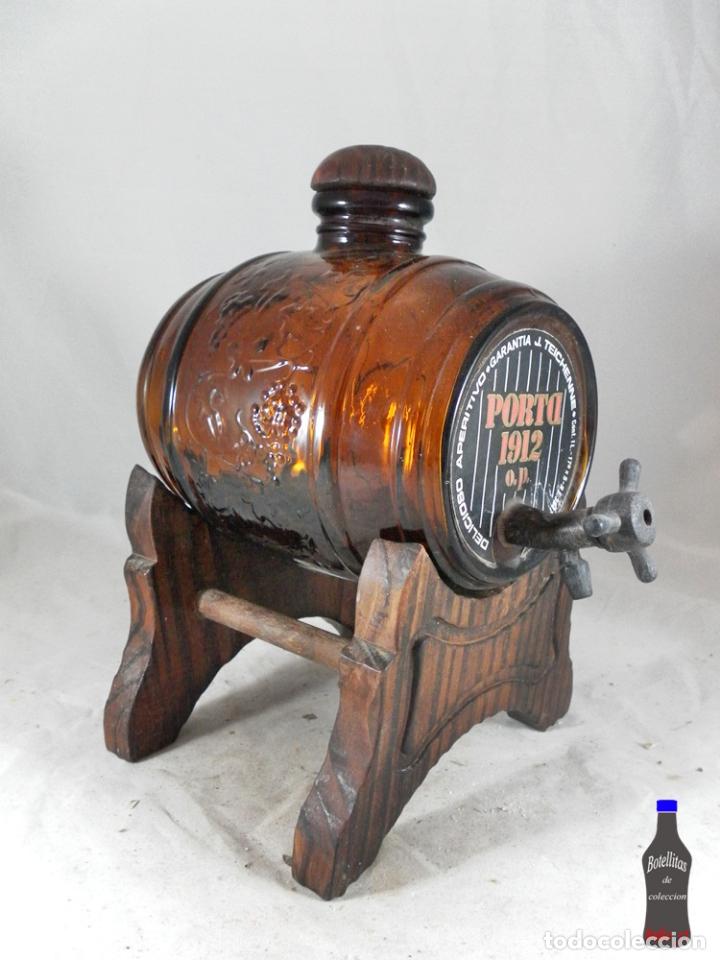 Collection of wines and liquors: TONEL PEQUE&Ntilde;O DE CRISTAL PORTA 1912 TEICHENNE 1 LITRO