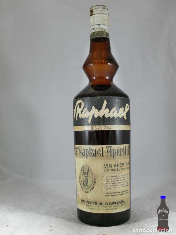 Sammlung von Weinen und Lik&ouml;ren: BOTELLA APERITIF ST RAPHAEL BLANC PARIS FRANCE MARTINI ROSSI MADRID