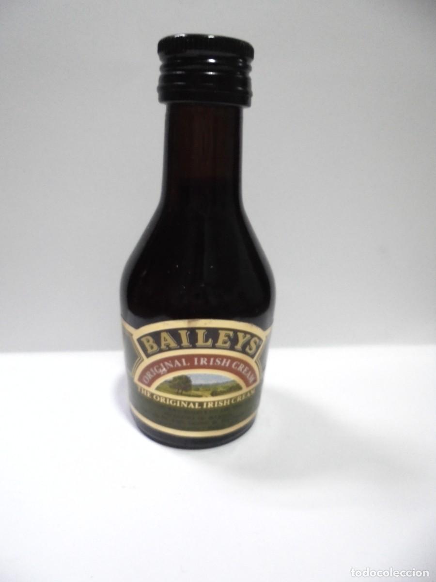 Coleccionismo de vinos y licores: BOTELLIN DE LICOR BAILEYS. ORIGINAL IRISH CREAM. VER FOTOS.