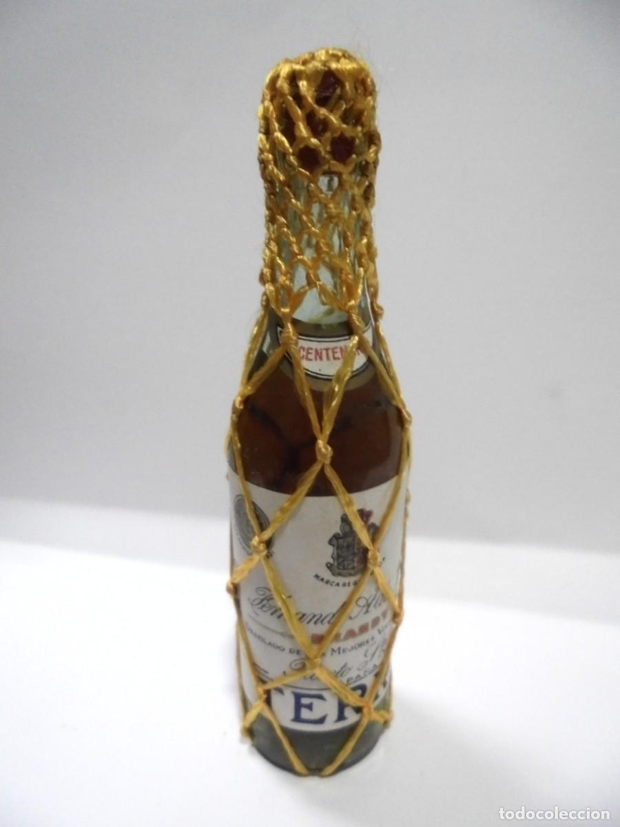 Coleccionismo de vinos y licores: BOTELLIN DE BRANDY TERRY. PEDRO A. DE TERRY. PUERTO DE SANTA MARIA. CERRADA. VER FOTOS.