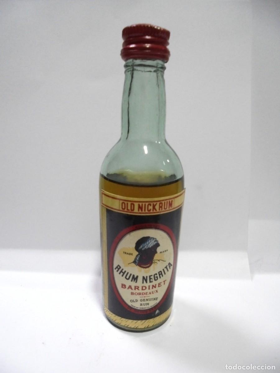 Coleccionismo de vinos y licores: BOTELLIN DE RHUM NEGRITA. BARDINET. BORDEAUX. CERRADA. VER FOTOS.