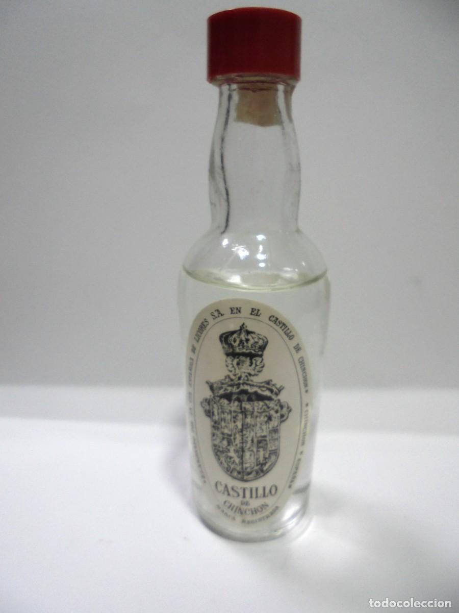 Coleccionismo de vinos y licores: BOTELLIN DE CASTILLO DE CHINCHON. CERRADA. VER FOTOS.