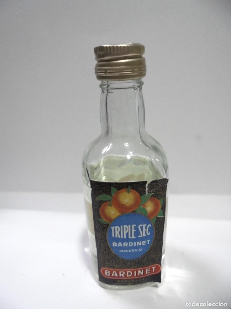 Coleccionismo de vinos y licores: BOTELLIN DE TRIPLE SEC BARDINET. CERRADA. VER FOTOS.