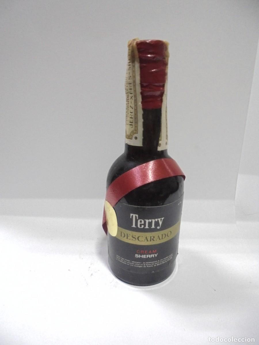 Sammlung von Weinen und Lik&ouml;ren: BOTELLIN DE TERRY. DESCARADO. CREAM SHERRY. CERRADA. VER FOTOS.