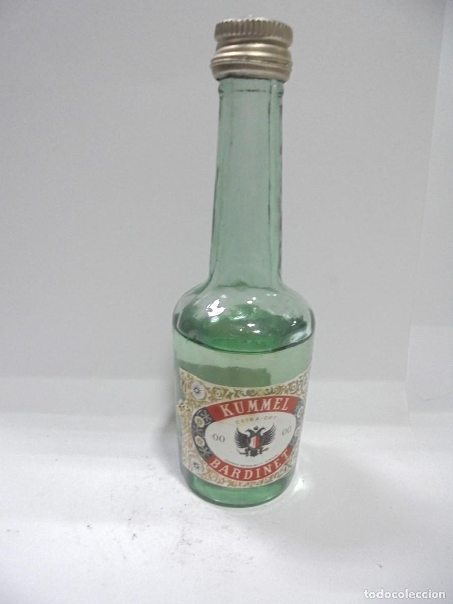 Coleccionismo de vinos y licores: BOTELLIN DE LICOR KUMMEL. BARDINET. CERRADA. VER FOTOS.