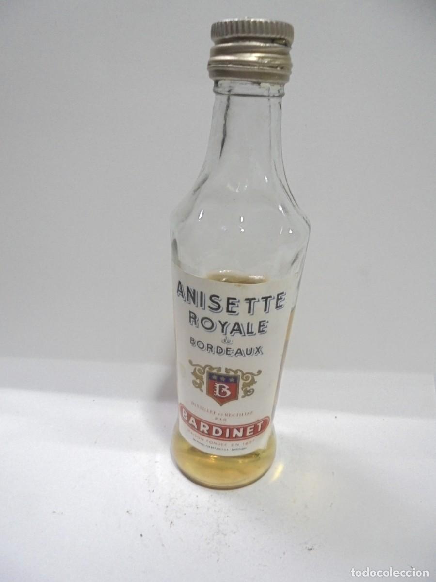 Sammlung von Weinen und Lik&ouml;ren: BOTELLIN DE ANISETTE ROYALE DE BORDEAUX. BARDINET. CERRADA. VER FOTOS.