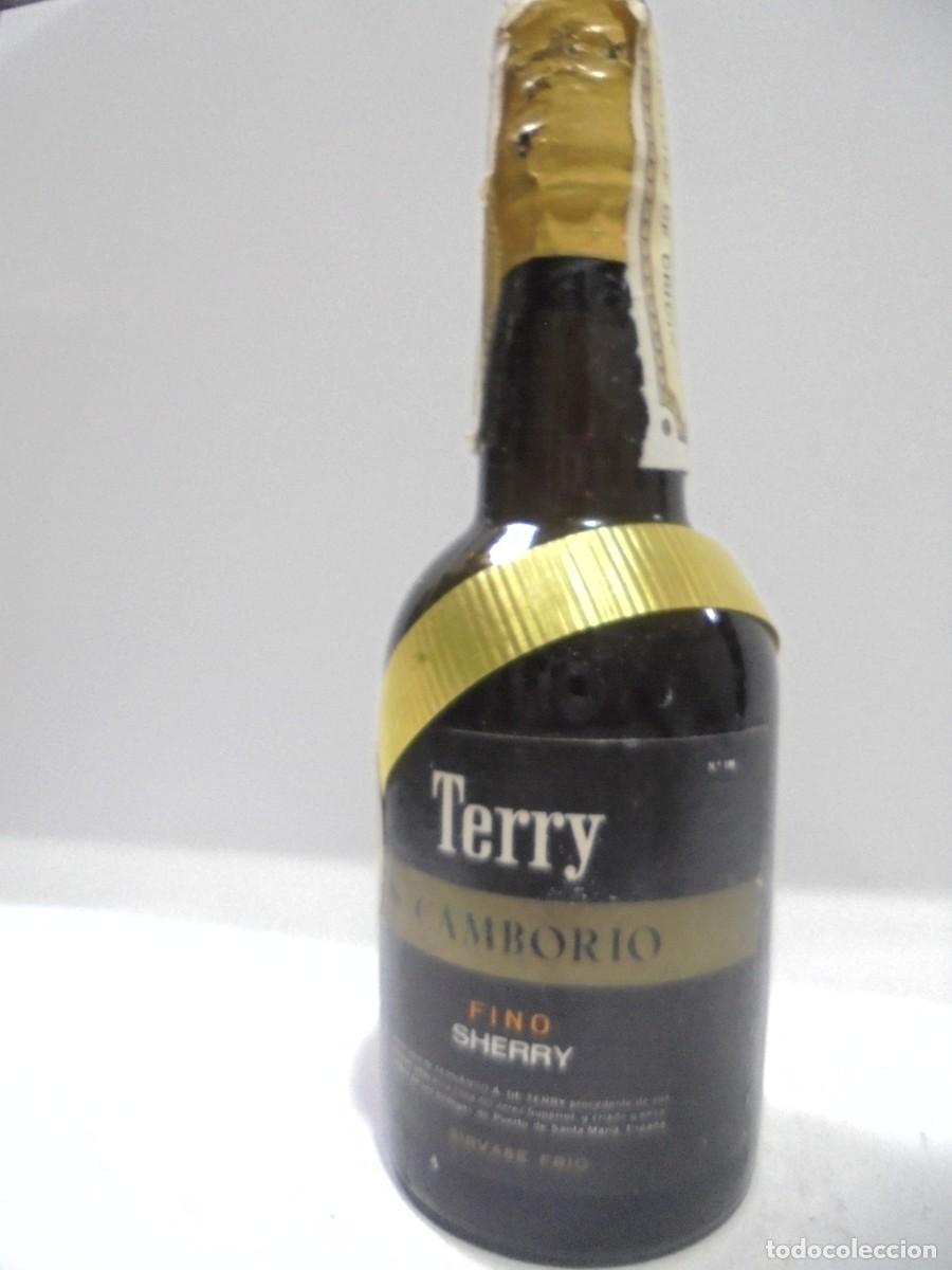 Sammlung von Weinen und Lik&ouml;ren: BOTELLIN DE TERRY CAMBORIO. FINO SHERRY. CERRADA. VER FOTOS.