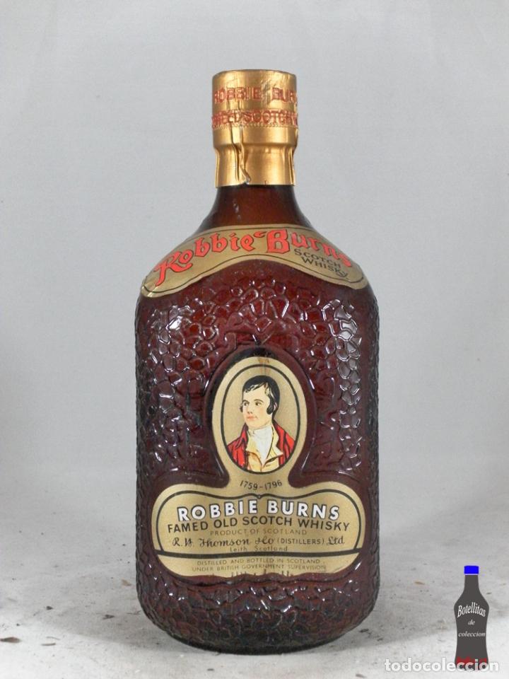 Collection of wines and liquors: BOTELLA ROBBIE BURNS SCOTCH WHISKY SCOTLAND A&Ntilde;OS 70 0.7 o 0.75 L