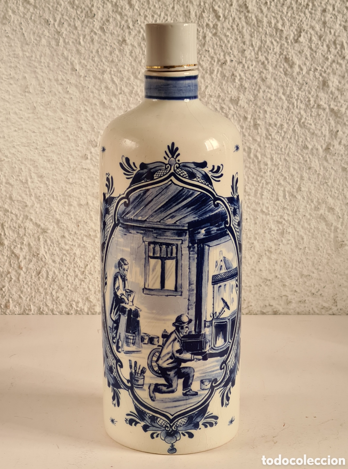 Coleccionismo de vinos y licores: Botella vac&iacute;a Ginebra Porcelana Sikkens Autolakken Regina Holland Delfts Blauw Hand Painted Licor