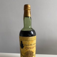 Coleccionismo de vinos y licores: ANTIGUA BOTELLA COGNAC BRANDY CARLOS III SOLERA RESERVA PEDRO DOMEC