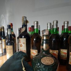 Coleccionismo de vinos y licores: ROYAL SALUTE CHIVAS 21 AÑOS (VACÍA CON BOLSA DE TERCIOPELO) CERÁMICA. Lote 402176519