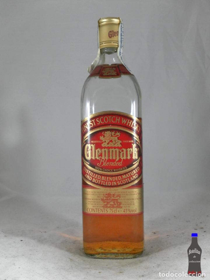 Collezionismo di vini e liquori: BOTELLA FINEST BLENDED WHISKY GLENMARK DISTRIBUIDOR MADRID
