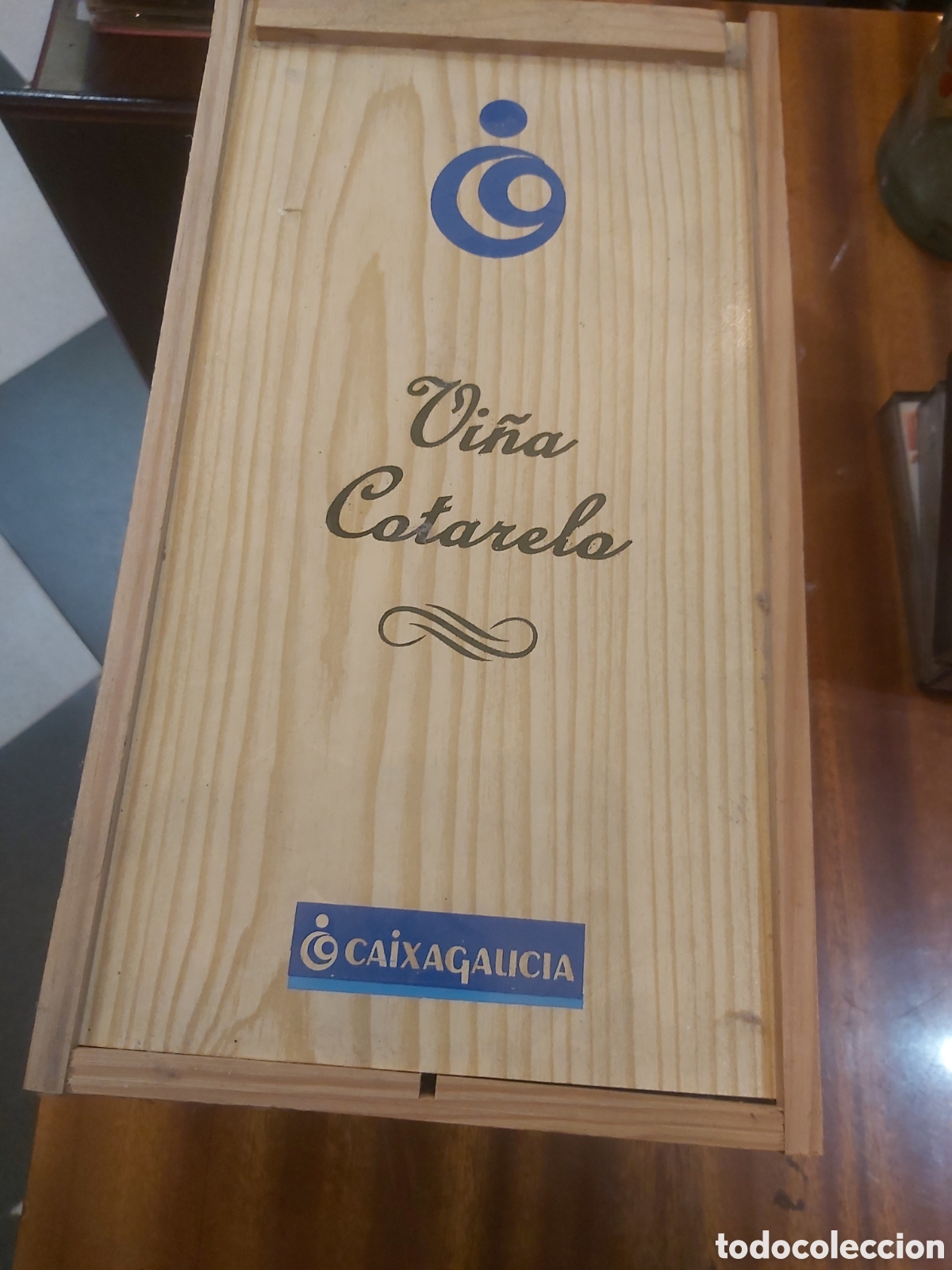 Sammlung von Weinen und Lik&ouml;ren: Caixa Galicia caja vac&iacute;a vino vi&ntilde;o catarela de madera