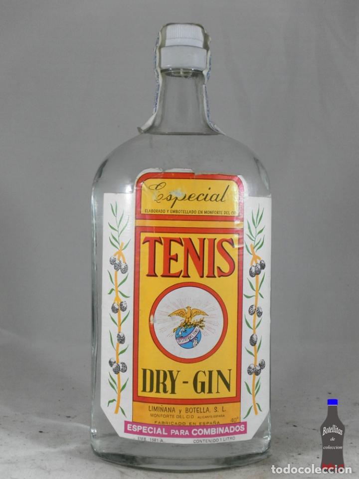 Sammlung von Weinen und Lik&ouml;ren: BOTELLA TENIS DRY GIN LIMI&Ntilde;ANA Y BOTELLA MONFORTE DEL CID ESPA&Ntilde;A DESTILERIAS TENIS