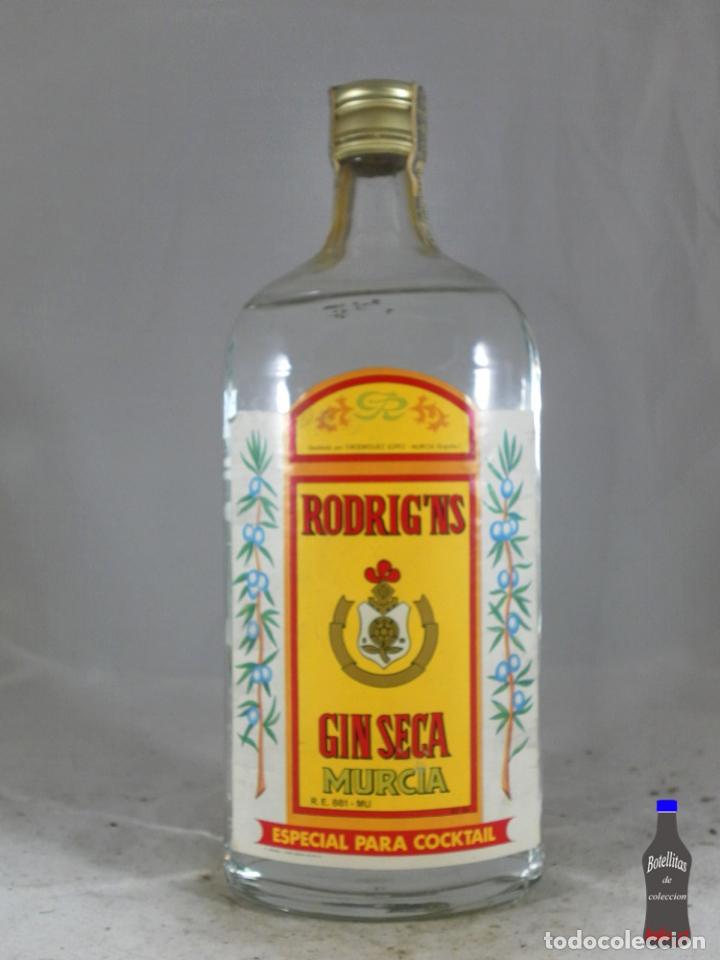 Sammlung von Weinen und Lik&ouml;ren: BOTELLA RODRIG &acute;NS GIN SECA MURCIA F. RODRIGUEZ LOPEZ MURCIA