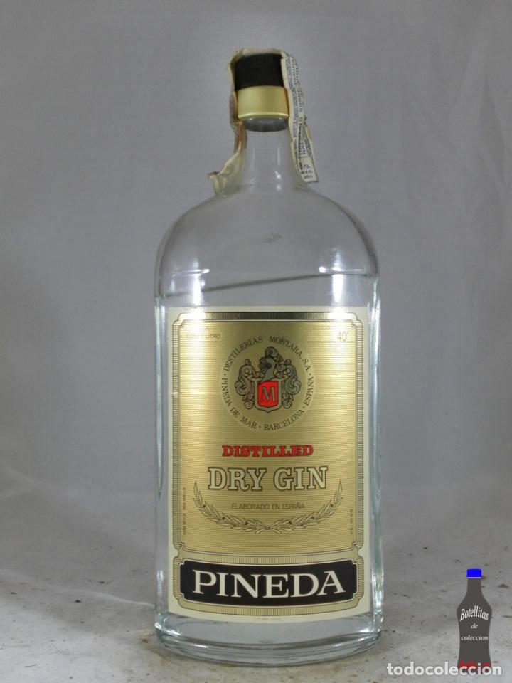 Sammlung von Weinen und Lik&ouml;ren: BOTELLA DRY GIN PINEDA DESTILERIAS MONTARA PINEDA DE MAR