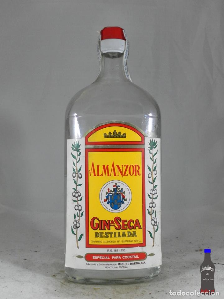 Sammlung von Weinen und Lik&ouml;ren: BOTELLA GIN ALMANZOR GIN SECA DESTILADA MIGUEL BAENA S.A. MONTILLA ESPA&Ntilde;A