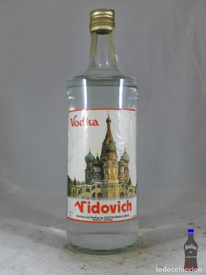 Sammlung von Weinen und Lik&ouml;ren: BOTELLA VODKA VIDOVICH DESTILERIAS ARCE MURCIA