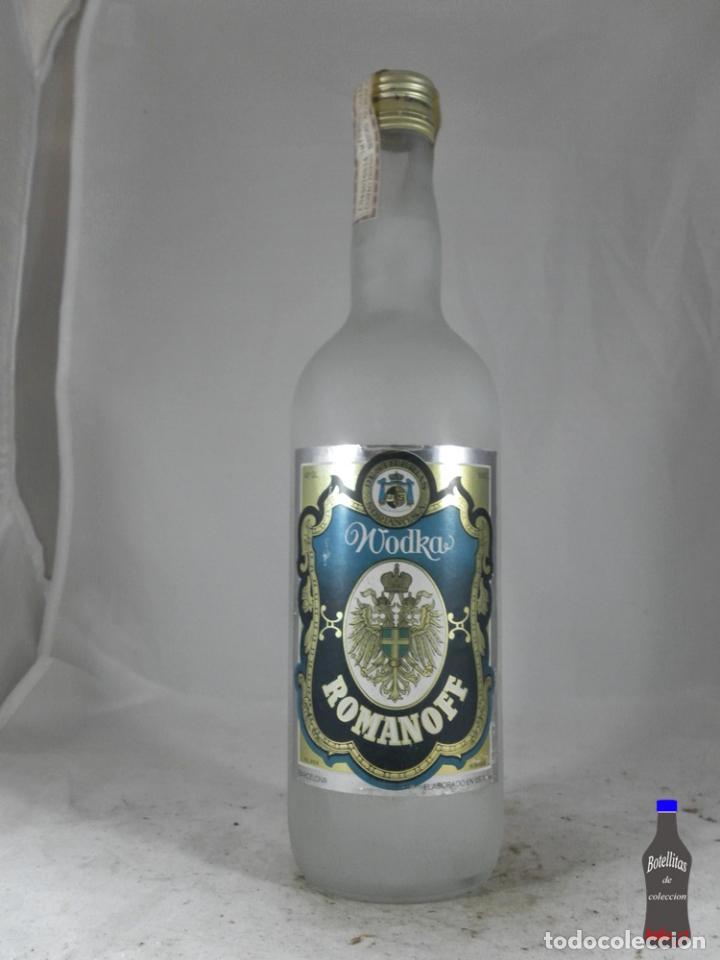 Sammlung von Weinen und Lik&ouml;ren: BOTELLA VODKA WOLSKIAN PEBARSA VINICOLA DEL SUR MONTILLA