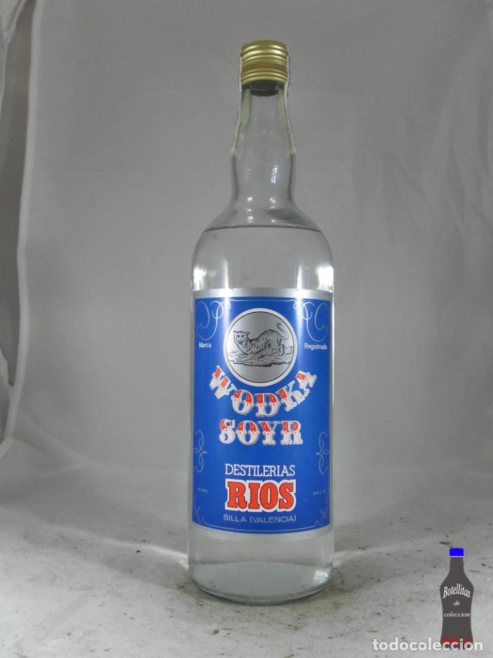 Sammlung von Weinen und Lik&ouml;ren: BOTELLA VODKA WODKA SOYR DESTILERIAS SILLA VALENCIA