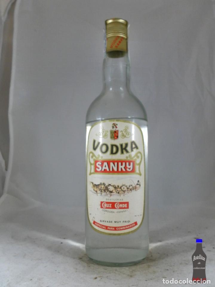 Sammlung von Weinen und Lik&ouml;ren: BOTELLA VODKA SANKY CRUZ CONDE CORDOBA