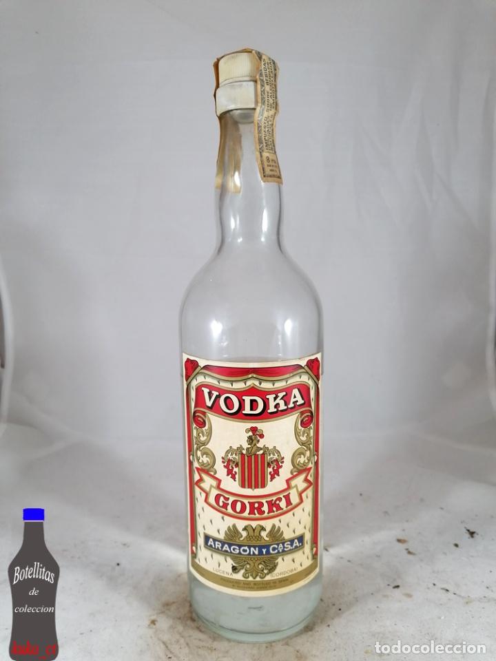 Sammlung von Weinen und Lik&ouml;ren: BOTELLA VODKA GORKY DESTILERIAS DUENDE ARAGON Y CIA LUCENA