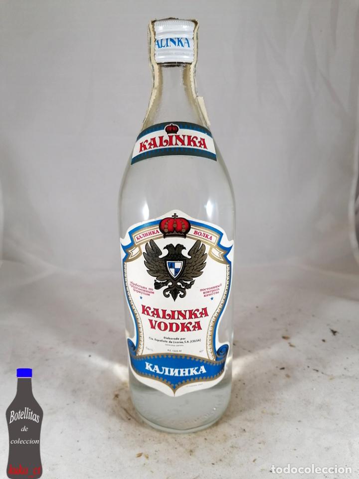 Sammlung von Weinen und Lik&ouml;ren: BOTELLA VODKA KALINKA VODKA CELSA CHINCHON MADRID