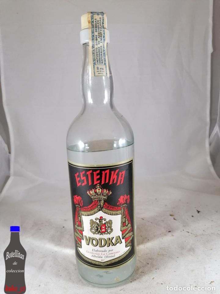 Sammlung von Weinen und Lik&ouml;ren: BOTELLA VODKA ESTENKA DESTILERIAS LA CAMERANA ALBEIDA RIOJA