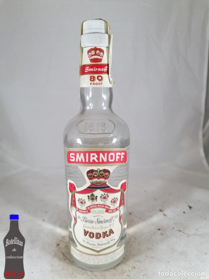 Sammlung von Weinen und Lik&ouml;ren: BOTELLA PIERRE SMIRNOFF VODKA MOSCOW CINZANO VILLAFRANCA A&Ntilde;OS 60-70